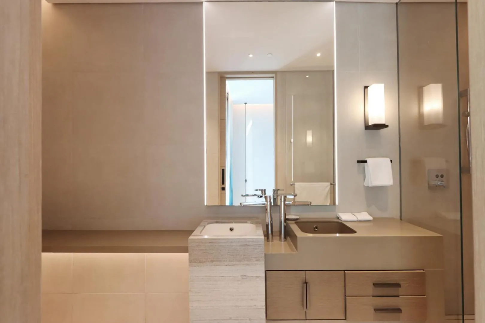 Livbnb-Sleek 2B Where City And Sky Meets The Sea Dubai Apartment