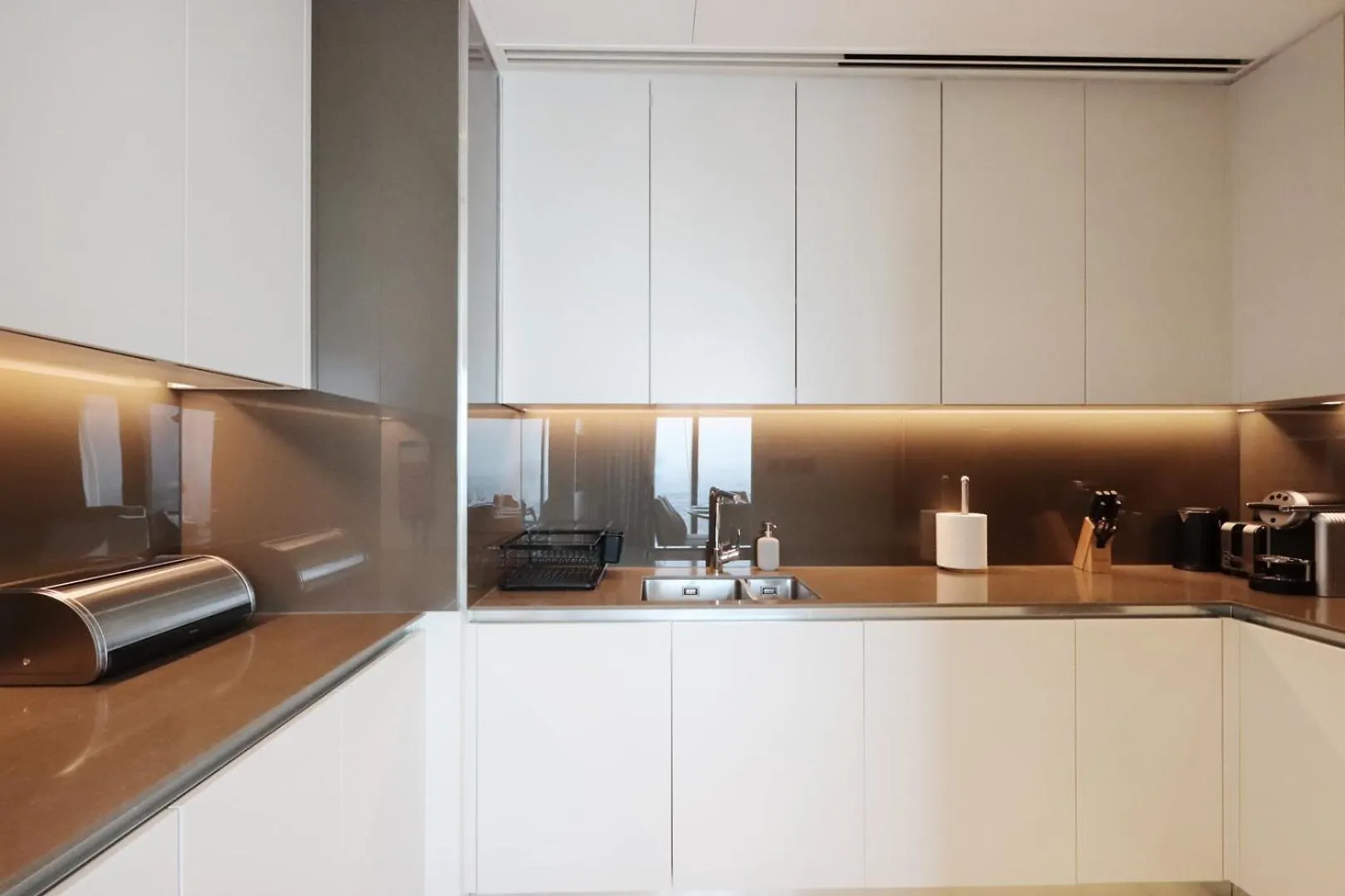 Livbnb-Sleek 2B Where City And Sky Meets The Sea Dubai 0*,  United Arab Emirates