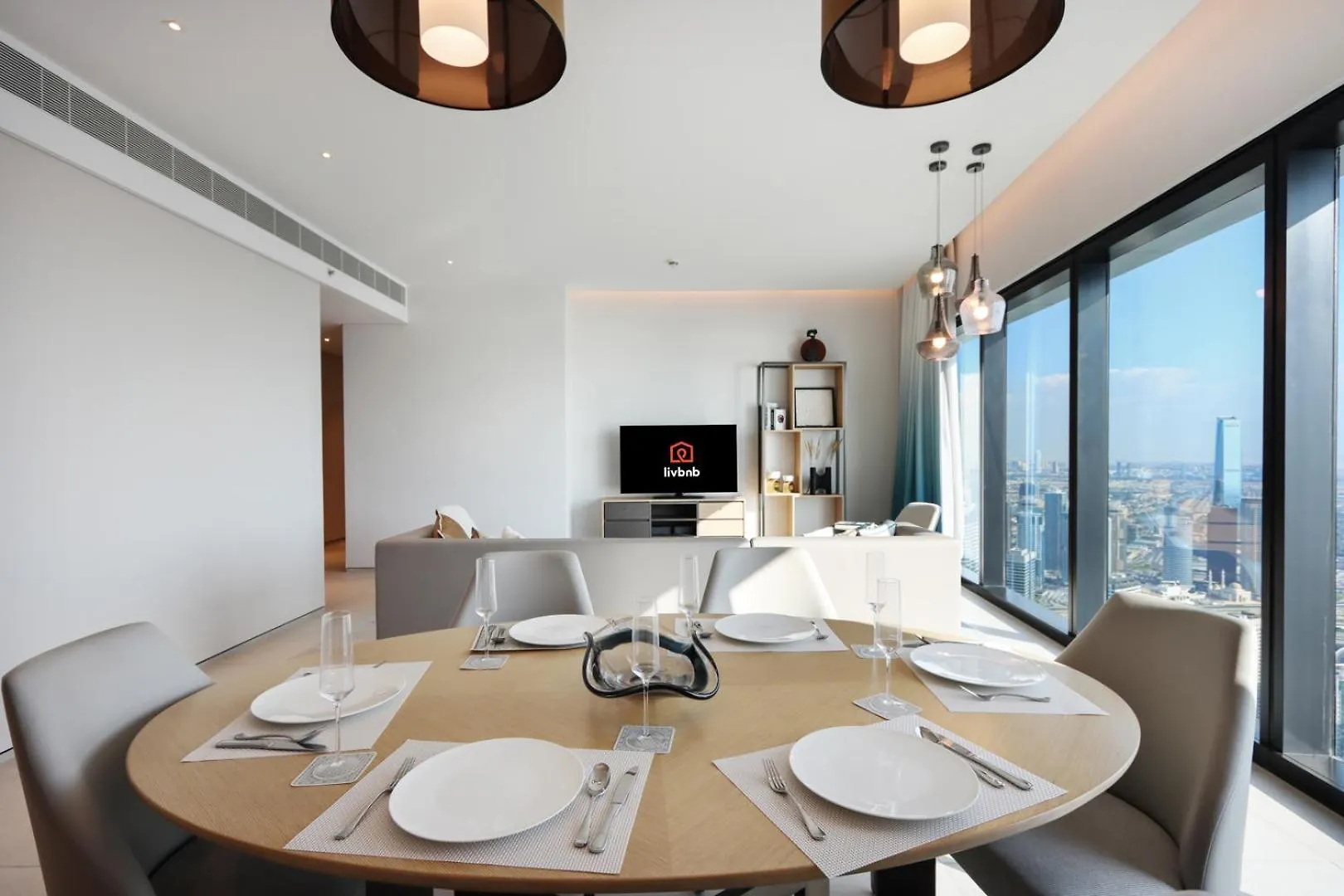 Livbnb-Sleek 2B Where City And Sky Meets The Sea Dubai